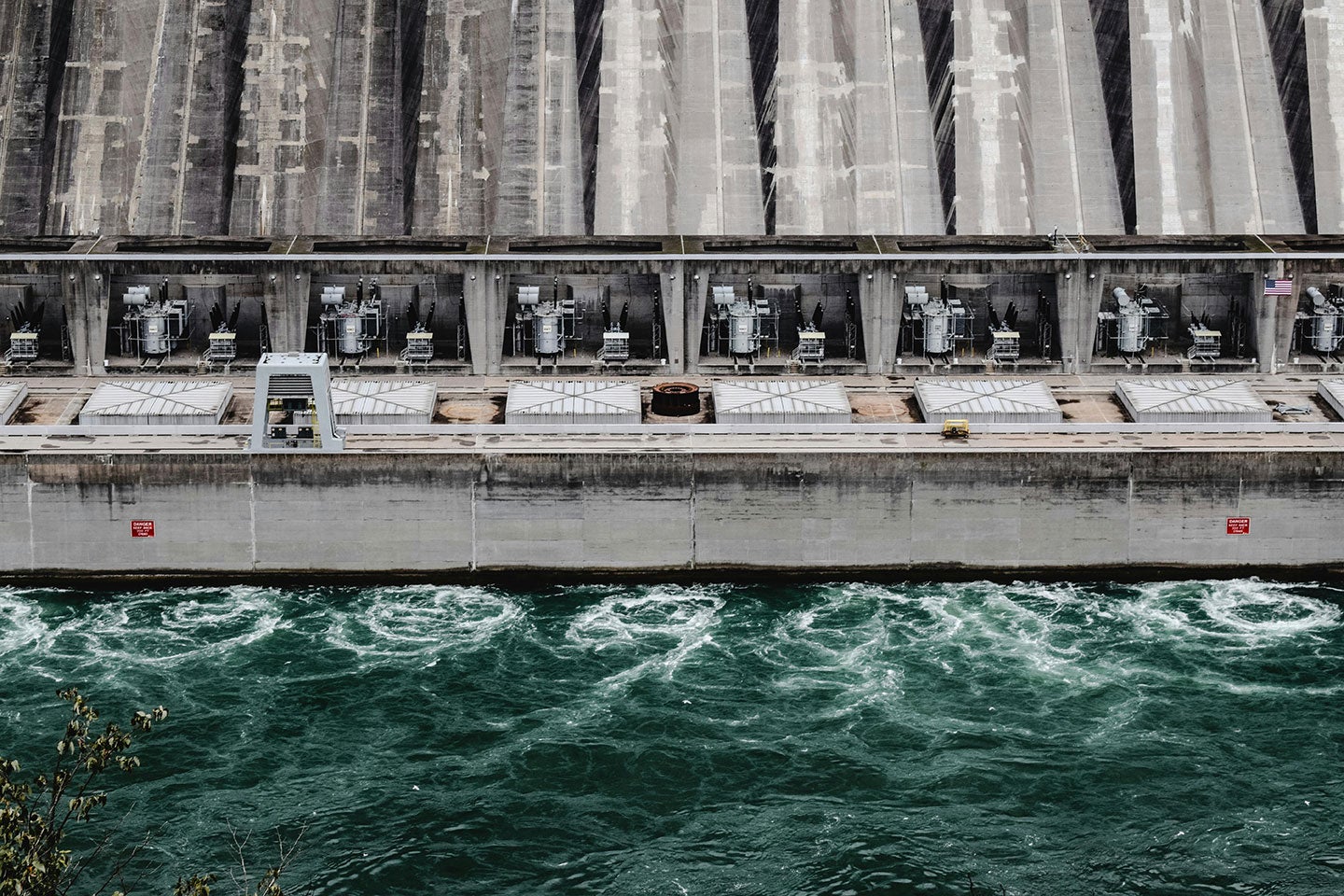 Balancing Efficiency and Security in Large-Scale Water Power Installations